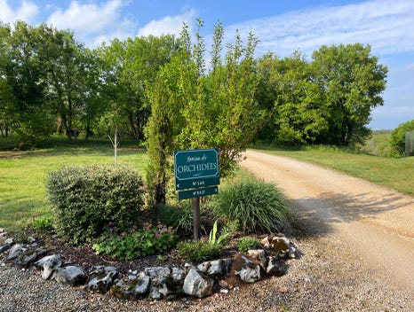 Entrée - location saisonnière - Orchidée 14, Charmante maison en bois  au coeur du Golf de Souillac - Lachapelle Auzac, proche Sarlat est des plus grands sites touristiques de la Dordogne et du Lot