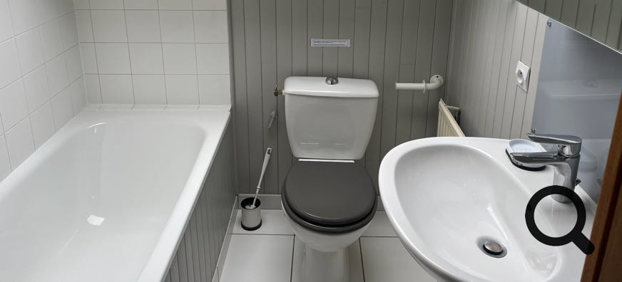 salle de bain et wv de l'étage- Orchidée 14, Charmante maison en bois  au coeur du Golf de Souillac - Lachapelle Auzac, proche Sarlat est des plus grands sites touristiques de la Dordogne et du Lot