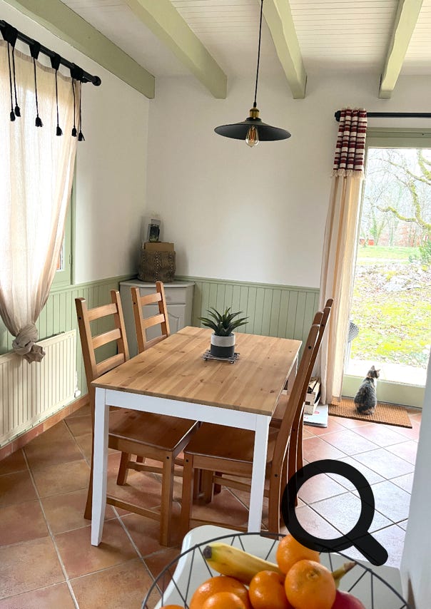 coin repas pour 4/6 personnes- Orchidée 14, Charmante maison en bois  au coeur du Golf de Souillac - Lachapelle Auzac, proche Sarlat est des plus grands sites touristiques de la Dordogne et du Lot