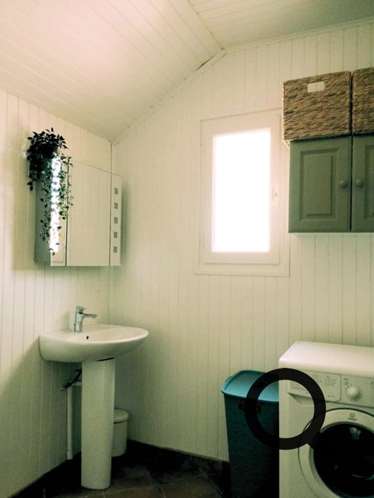 salle de douche et wc du RDC- Orchidée 14, Charmante maison en bois  au coeur du Golf de Souillac - Lachapelle Auzac, proche Sarlat est des plus grands sites touristiques de la Dordogne et du Lot